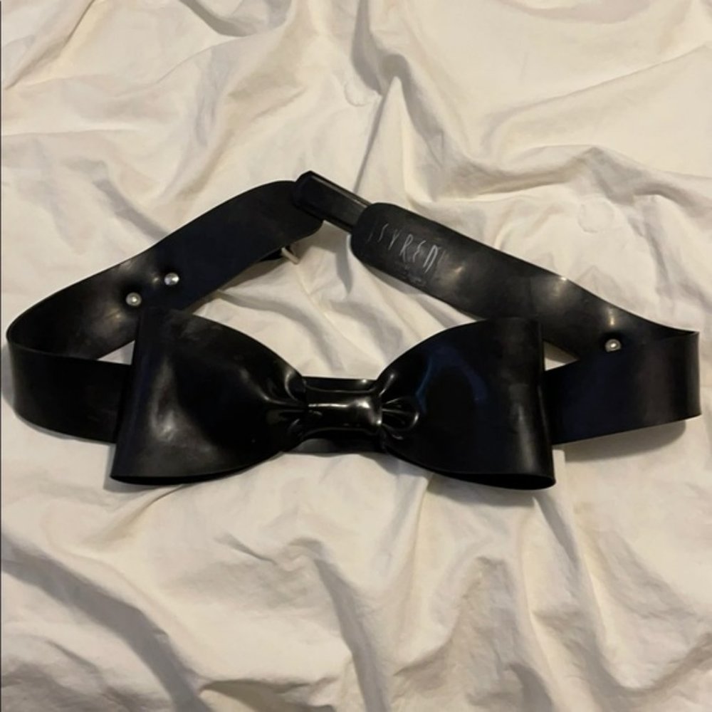 Syren Latex Bow Belt  - Medium